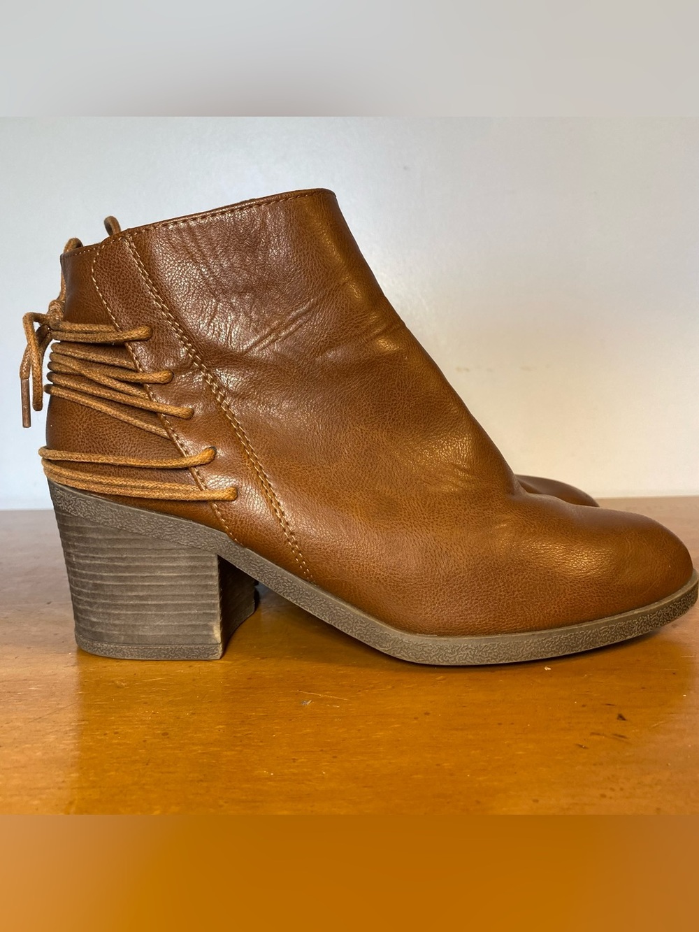 Bamboo Women’s 8 Brown Block Mid Heel Booties Ankle Boots Vegan Leather Zip Bow